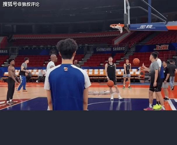 上海记者：洛夫顿正常参加上午踩场训练 白边缺席_赛季_原因_广厦
